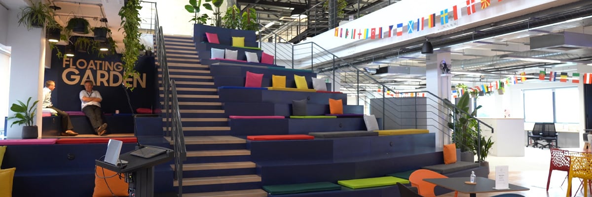 GAMA '공중 정원' 계단 좌석 공간