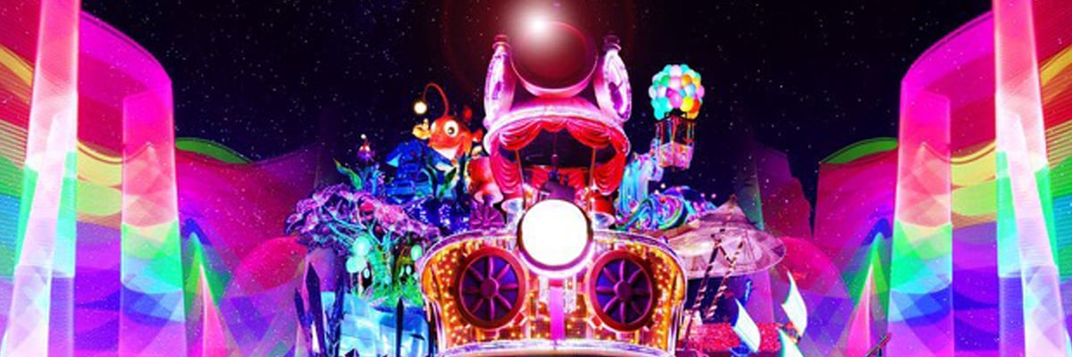 Chimelong Ocean Kingdom(치메롱 오션 킹덤 테마파크)의 형형색색의 퍼레이드 바지선