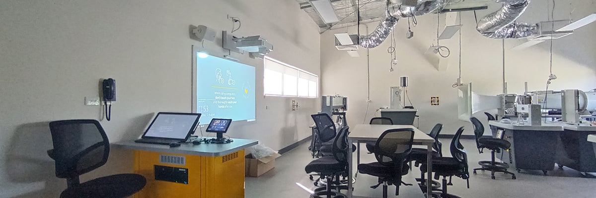 Southern Queensland(서던 퀸즐랜드) 대학교의 기술로 가득 찬 강의실