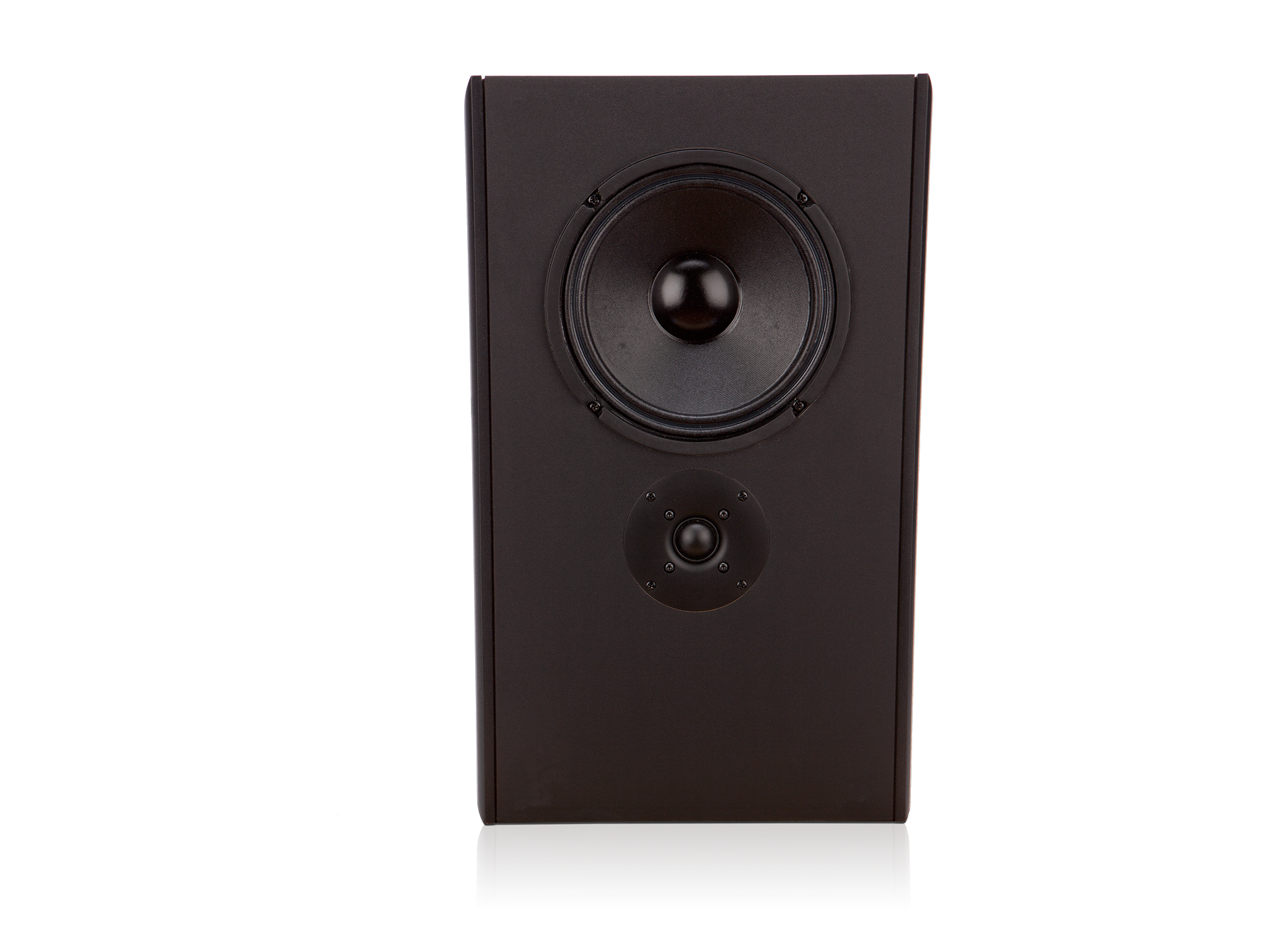 스피커 그릴이 없는 SR-8101 의 전면 모습