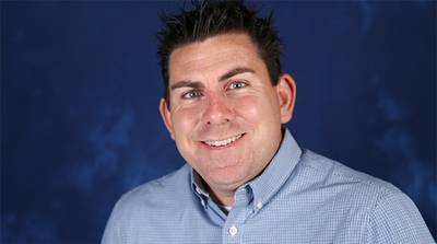 조이 단젤로의 헤드샷